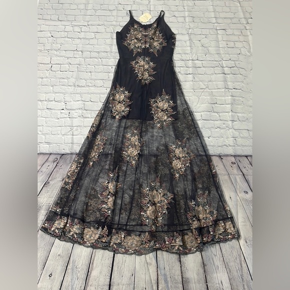 Altar’d State Dress - Picture 8 of 13